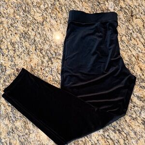 LOFT Women’s Classic Velvet Black Leggings